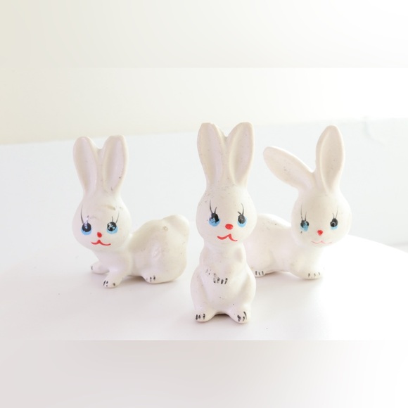 Vintage Ceramic Bunny Figurines – Set of 3 – Hand-Painted Porcelain Rabbits - Picture 9 of 10